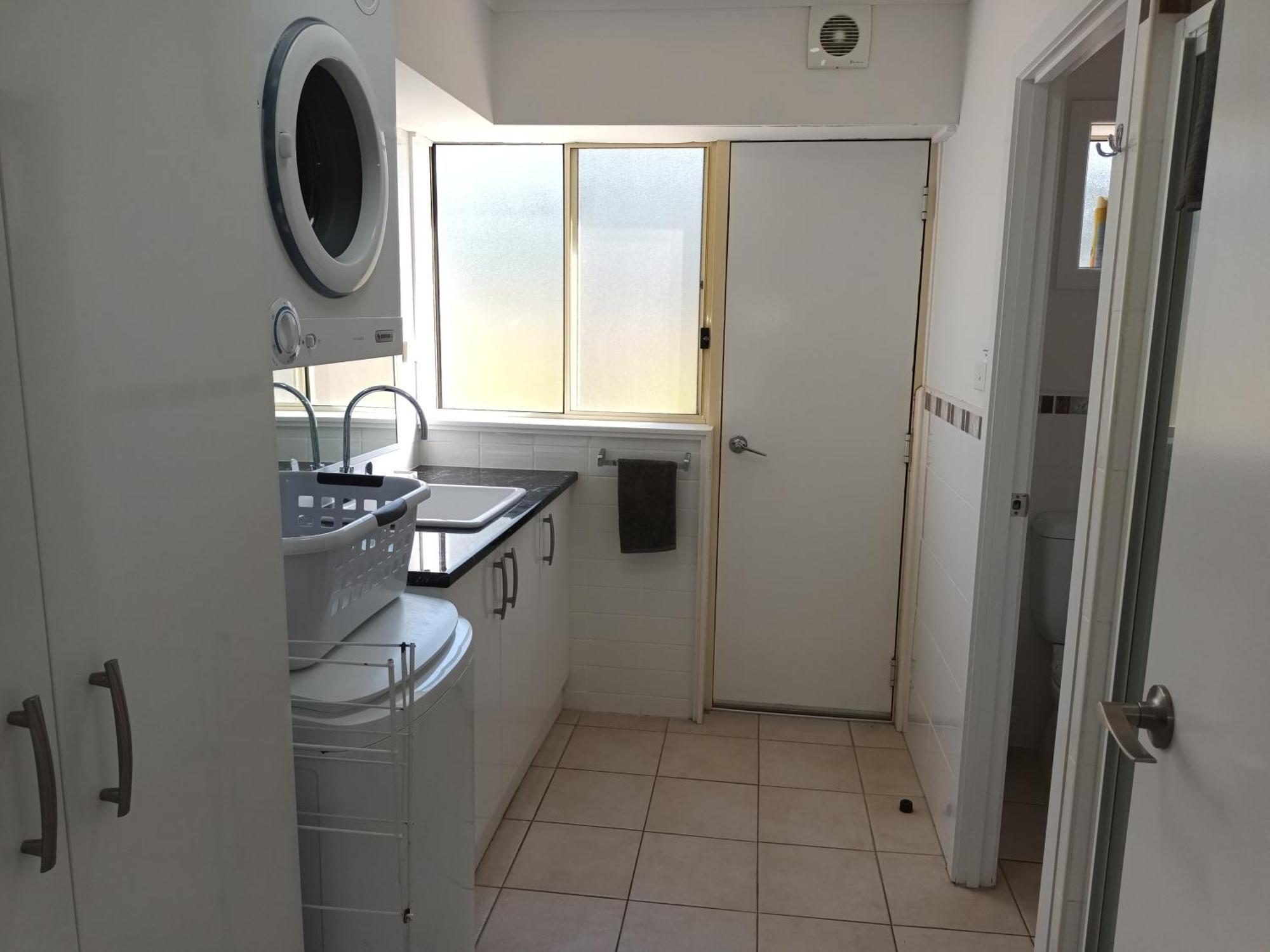 Grandeur Holiday Units Merimbula Room photo